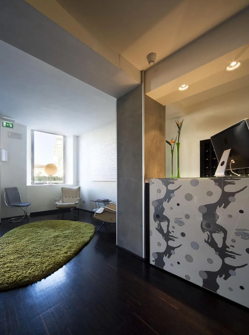 Lobby, Universo, Florence