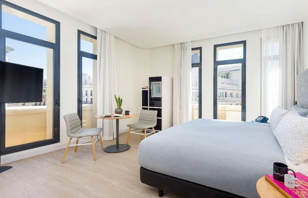 Room CONNECTING ROOM Room, Innside Madrid Gran Via, Madrid