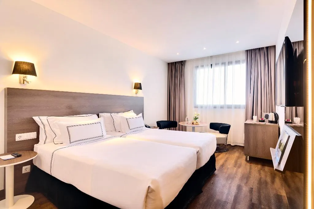 Double or Twin CONNECTING ROOM Room, Melia Madrid Serrano, Madrid