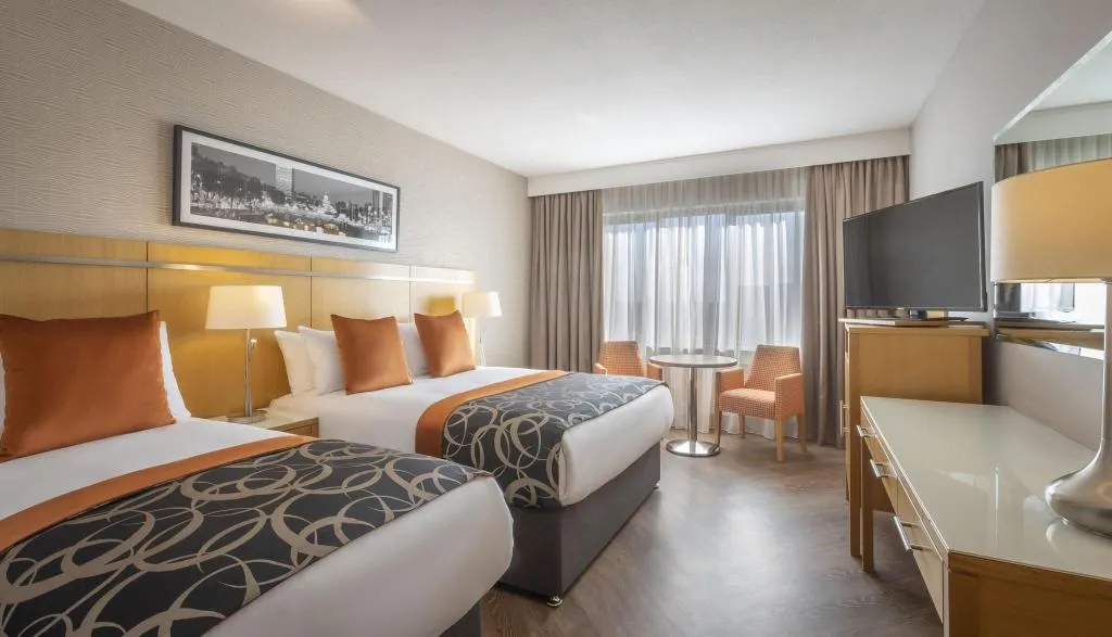 TRIPLE TWO BEDS Room, Clayton Hotel Liffey Valley, Dublin