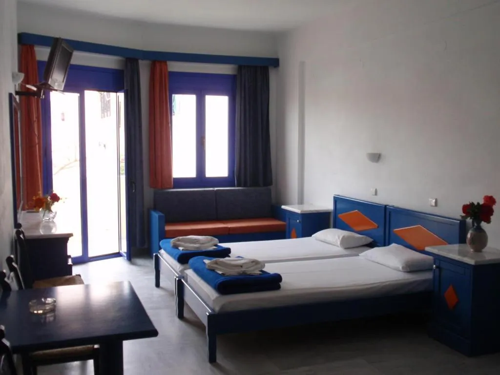 Room, Leonidas Studios & Apartments, Crete