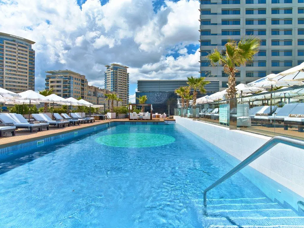 Pool, Hilton Diagonal Mar Barcelona, Barcelona