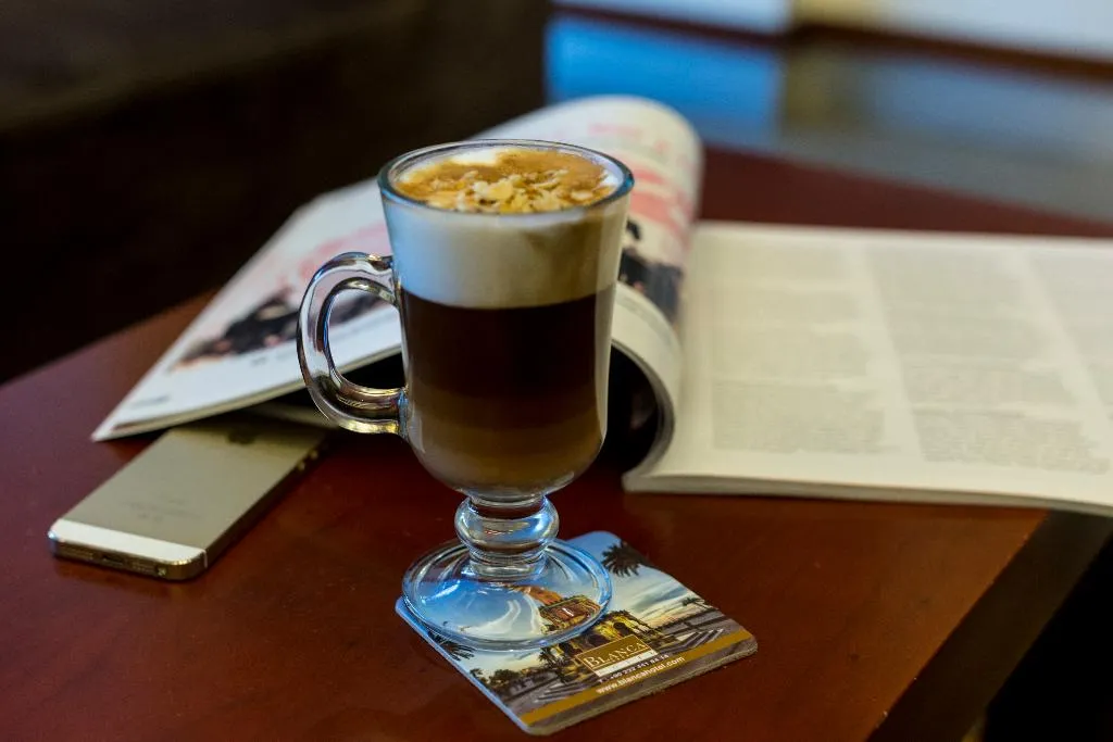 Bar, Blanca, Izmir