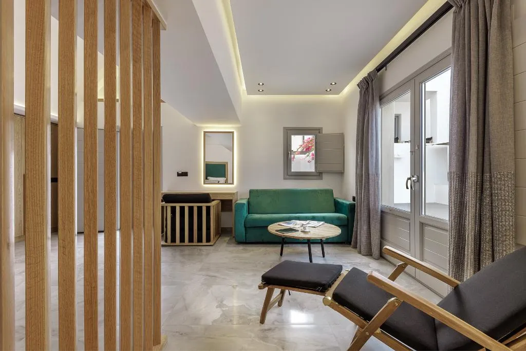 SUITE CAPACITY 3 Room, Kalisti Hotel & Suites, Santorini