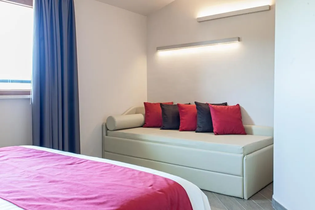 TRIPLE SUPERIOR Room, Hotel Los Angeles, Perugia