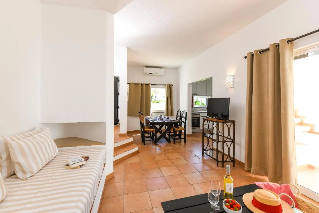 APARTMENT TWO BEDROOMS Room, Pedras del Rei, Algarve