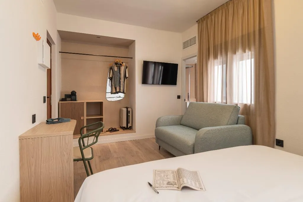 TRIPLE CITY VIEW Room, Hotel Robson, Costa Brava