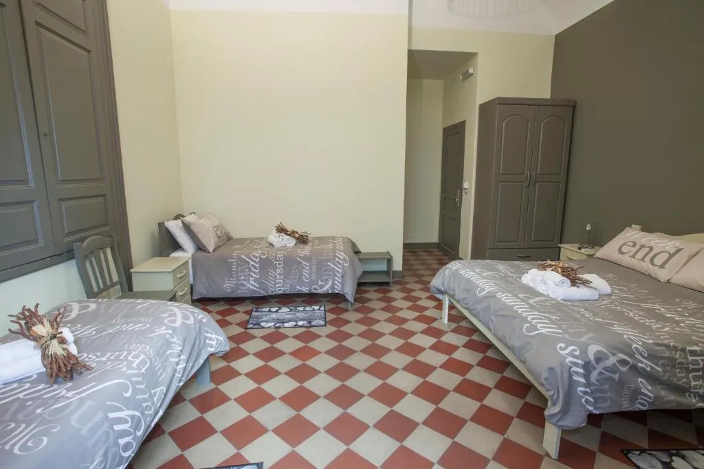 FAMILY ROOM CAPACITY 5 Room, B&B Sicilia Etna Mare, Catania