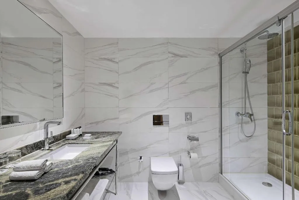 JUNIOR SUITE ONE BED Room, Titanic Chaussee Berlin, Berlin