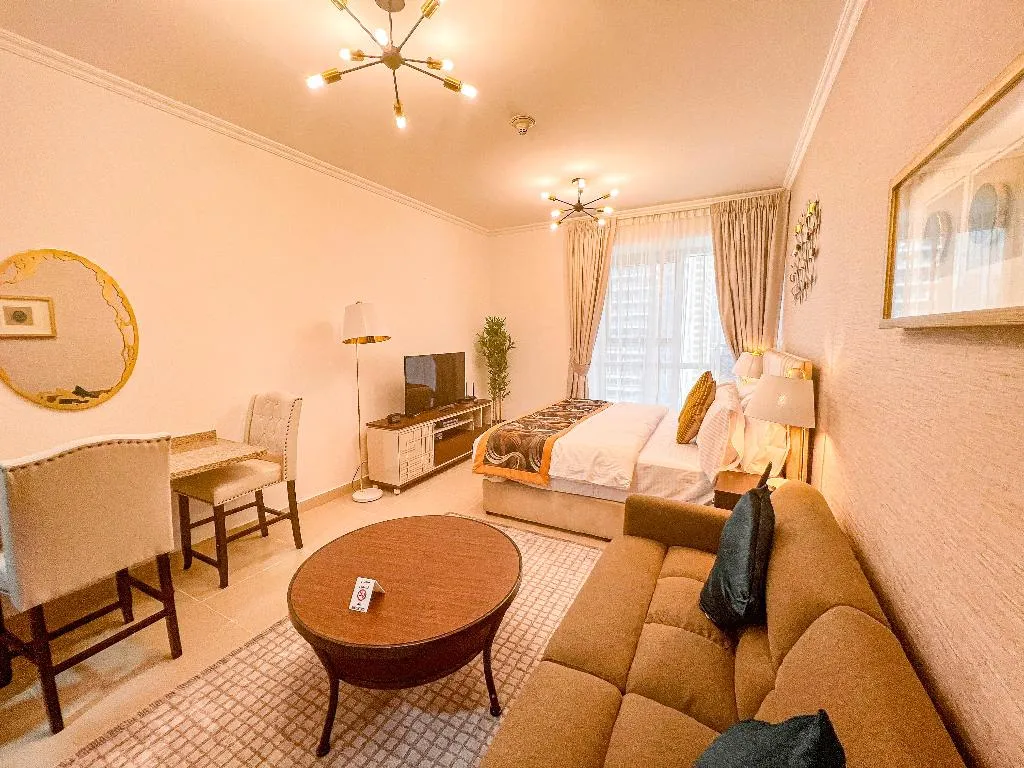 STUDIO ONE BEDROOM ONE BATHROOM Room, Goldcrest Executive, Dubai
