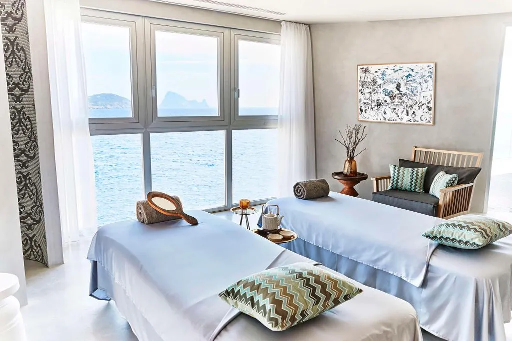 Sports and Entertainment, Club Calimera Delfin Playa, Ibiza