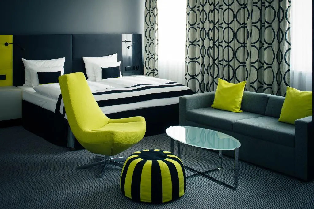 TRIPLE SUPERIOR Room, Vienna House by Wyndham Andel's Berlin, Berlin