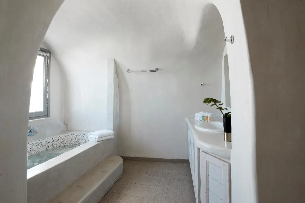 SUITE HONEYMOON Room, Petit Palace, Santorini