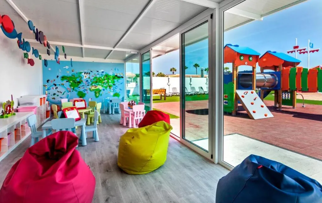 Sports and Entertainment, Barcelo Corralejo Sands, Fuerteventura