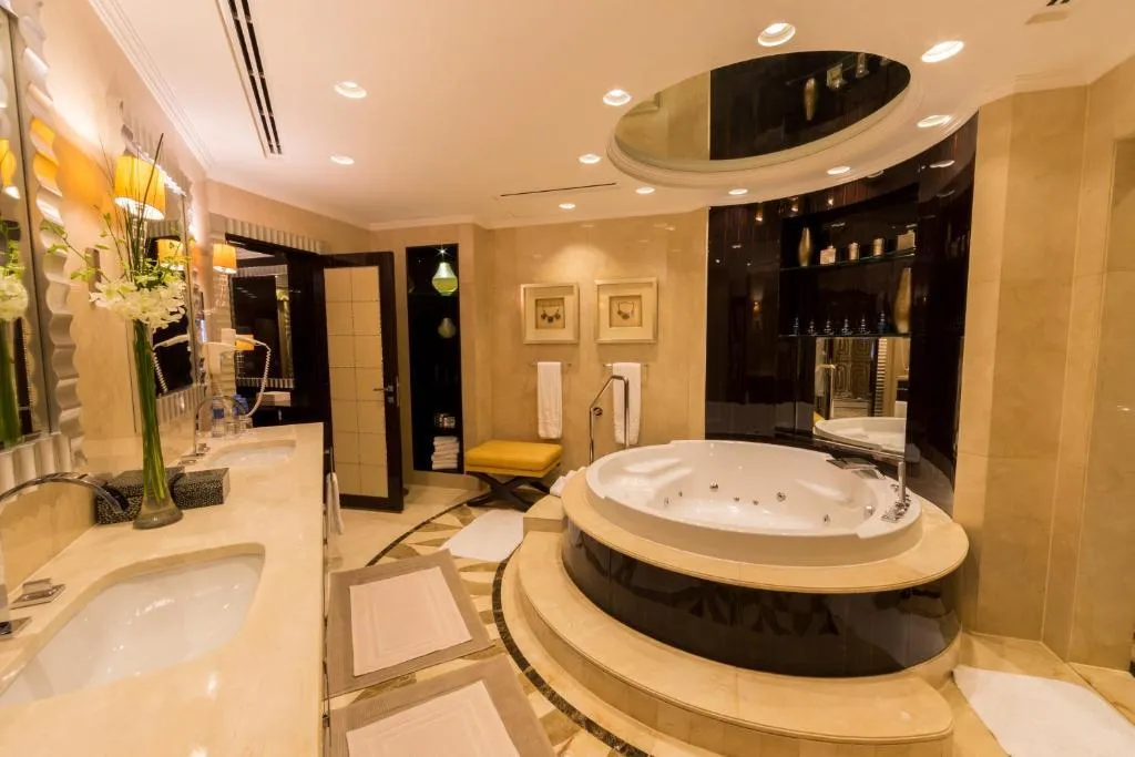 SUITE SUPERIOR WITH DOUBLE BED Room, Movenpick Grand Al Bustan Hotel, Dubai