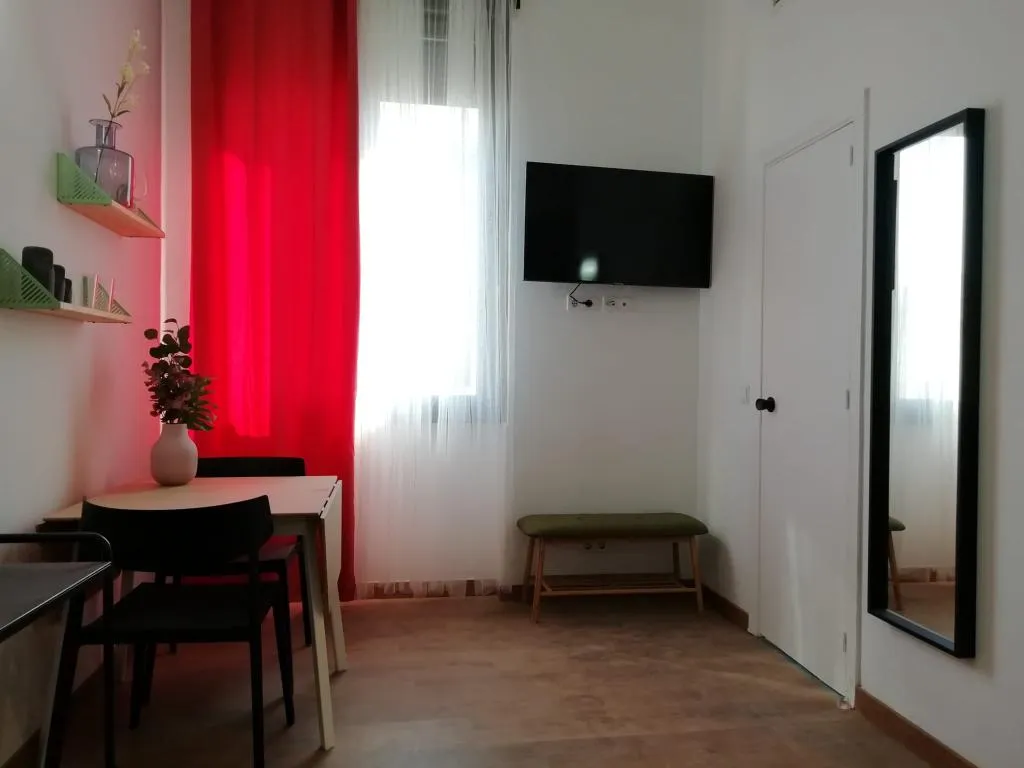 STUDIO STANDARD Room, Smartr Madrid Gran Via 47, Madrid