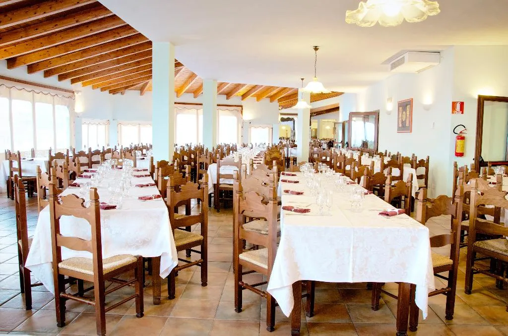 Restaurant, Club Esse Cala Gonone Beach Village, Olbia