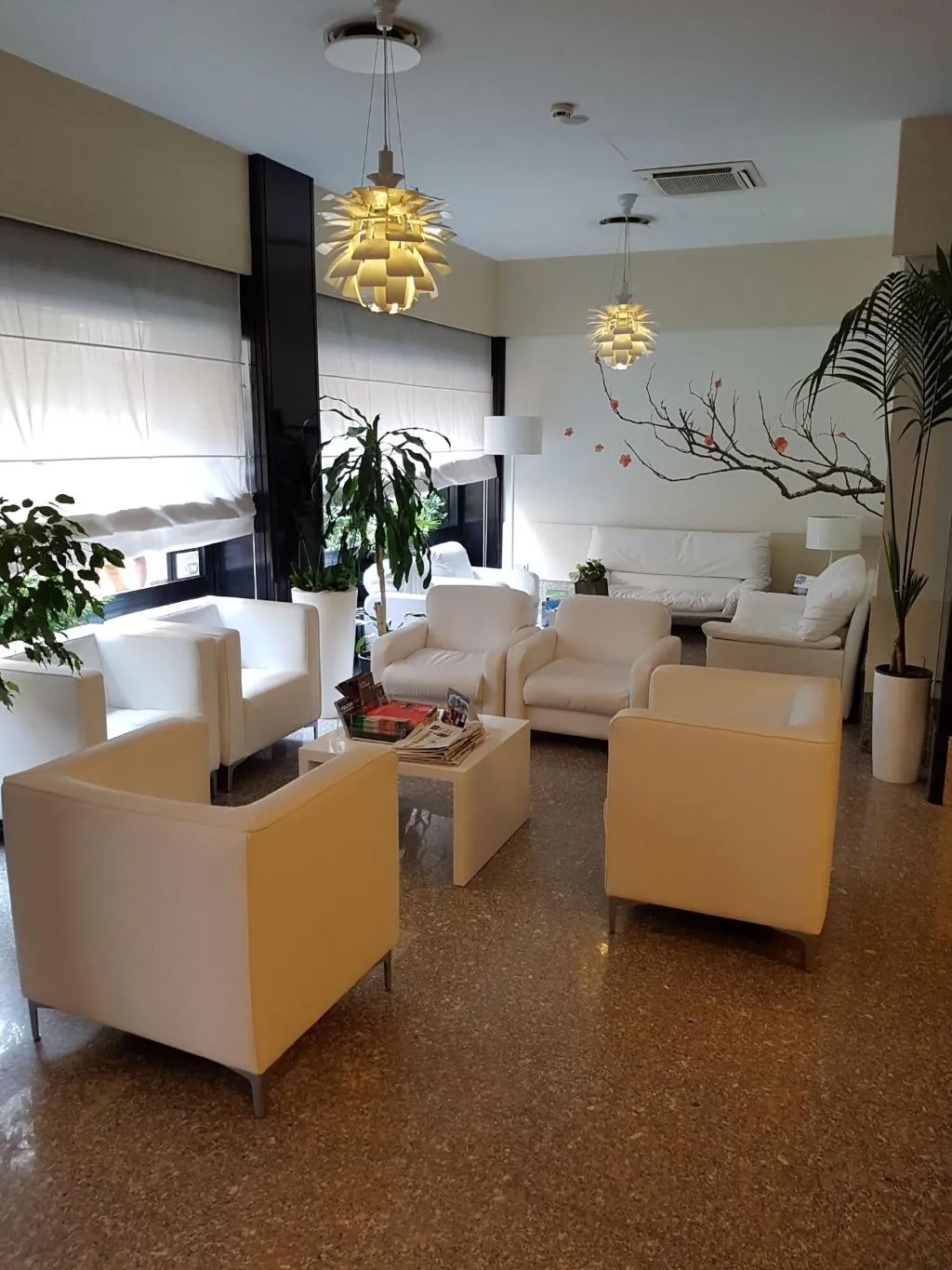 Lobby, Mennini, Milan