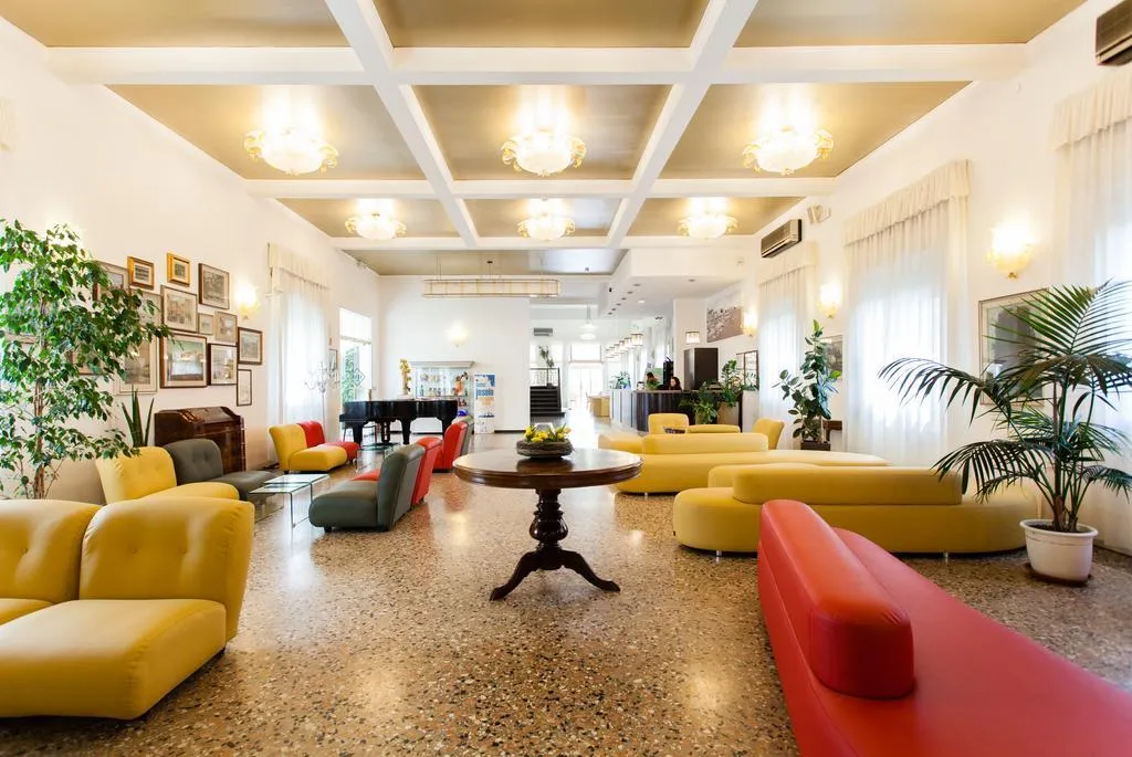 Lobby, Marina, Venice