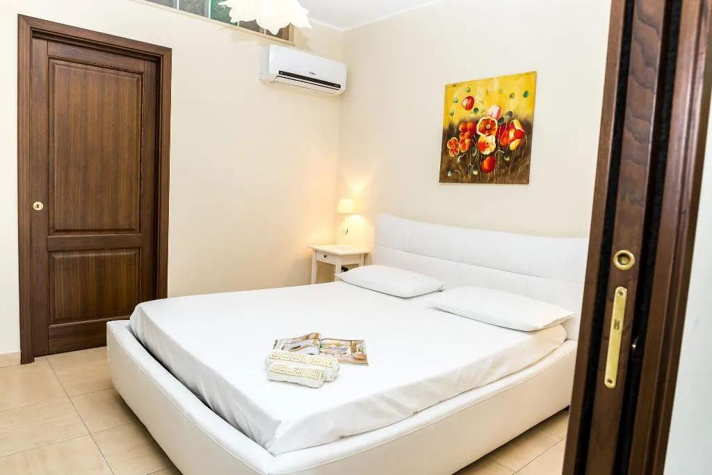 Room, B&B Atrium, Naples