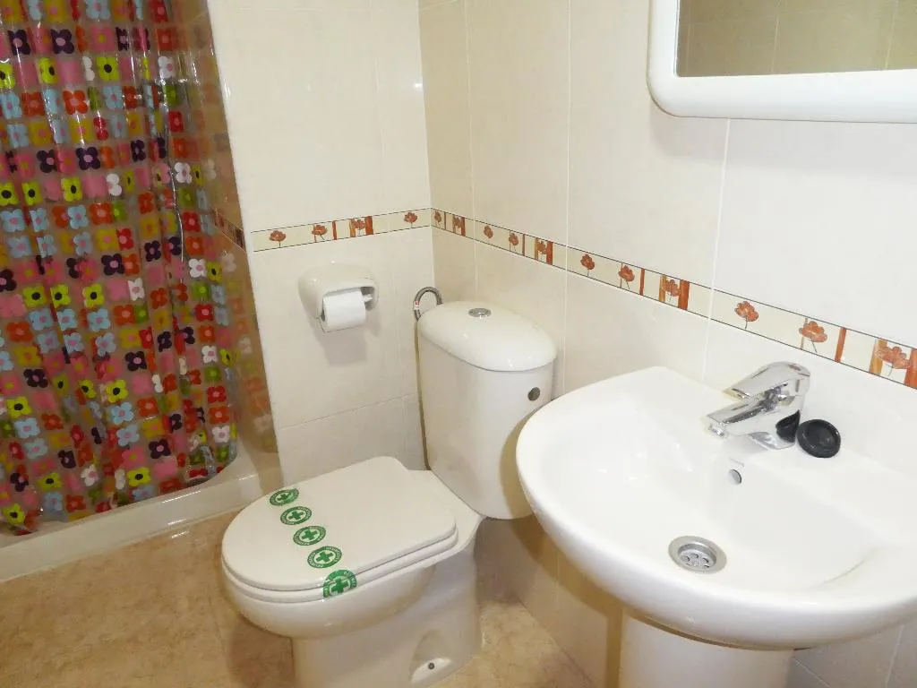 APARTMENT CAPACITY 6 TWO BEDROOMS Room, Apartamentos Tavernes Gandia 3000, Valencia