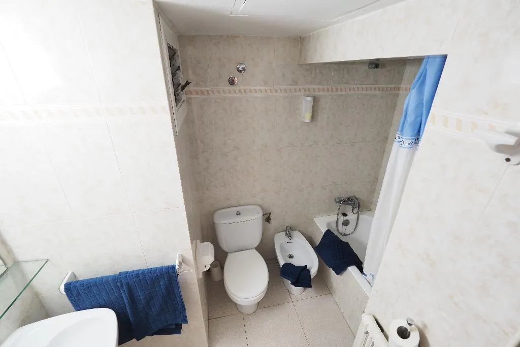 DOUBLE SINGLE USE ONE BED Room, Montserrat, Costa Brava