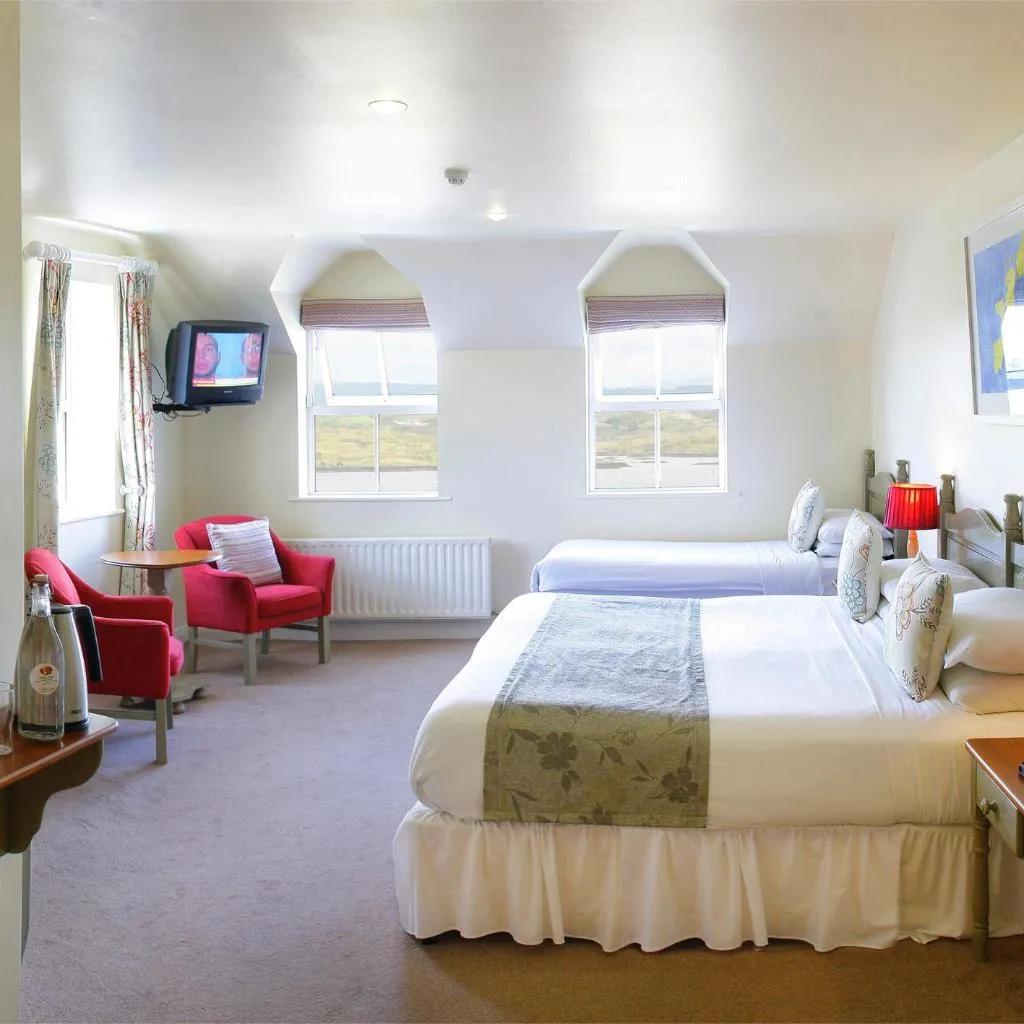 TWIN STANDARD Room, Casey's of Baltimore, Cork