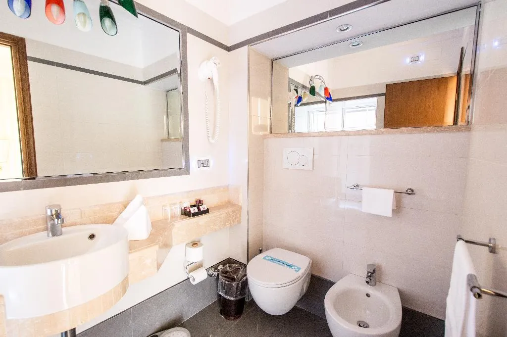 DOUBLE CLASSIC Room, Hotel Cecil, Rome