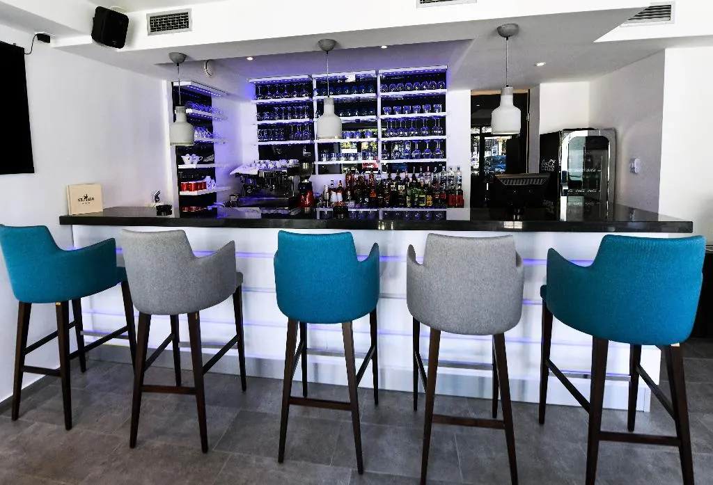 Bar, Alkar, Split