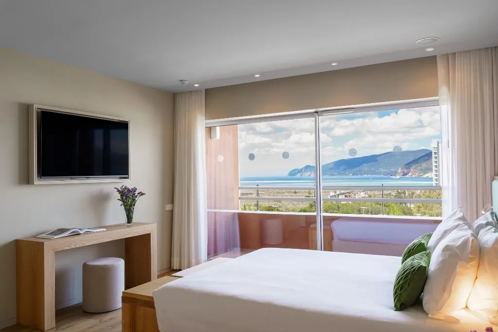 APARTMENT PREMIUM OCEAN VIEW Room, The Pearl Troia, Lisbon