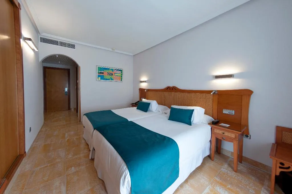 TWIN CAPACITY 2 Room, Hotel La Laguna Spa & Golf, Costa Blanca