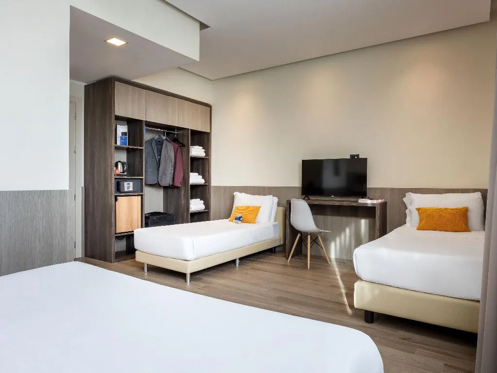 QUADRUPLE STANDARD Room, iH Hotels Milano St. John, Milan