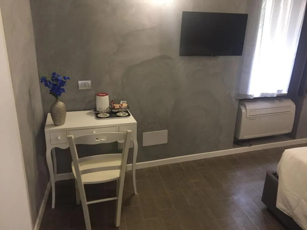 Room, Top Floor Navona, Rome
