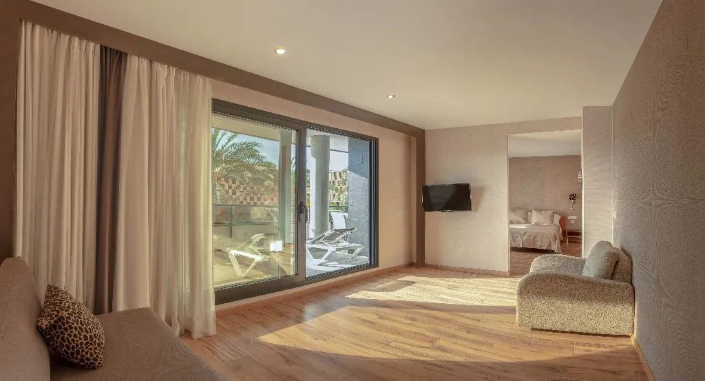 JUNIOR SUITE STANDARD Room, RH Don Carlos, Valencia