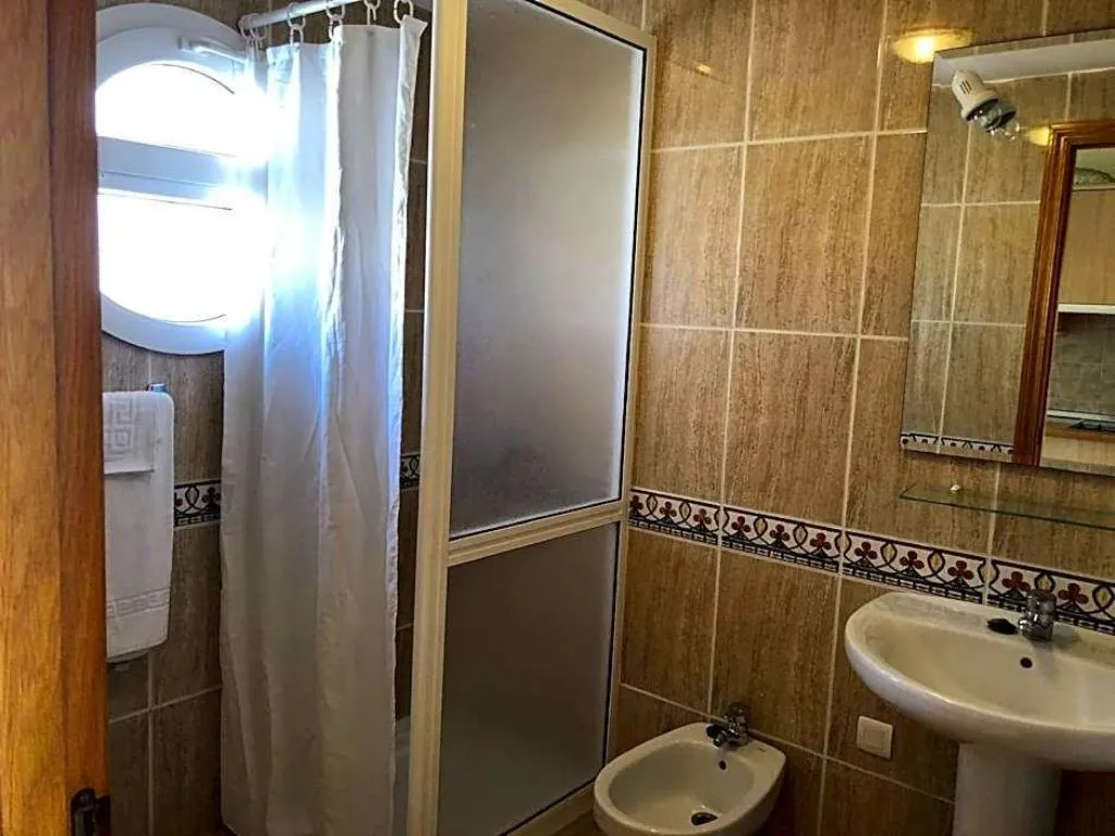 Room, Parque Carolina, Tenerife
