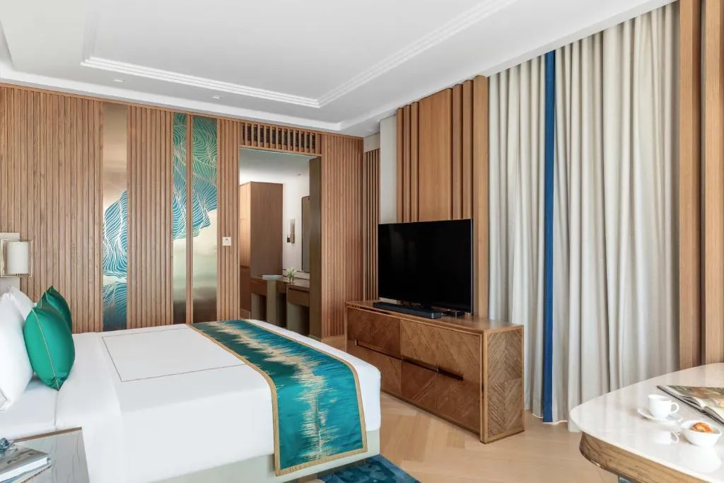 SUITE LUXURY Room, Taj Exotica Resort & Spa, The Palm Dubai, Dubai