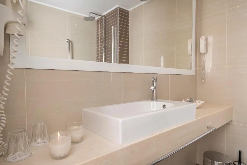 JUNIOR SUITE CAPACITY 3 Room, Art Hotel Debono, Corfu