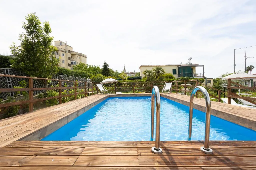 Pool, O' Sole Mio Pompei, Naples