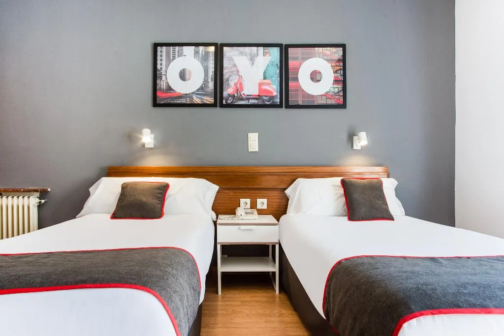 TWIN STANDARD Room, Hostal Felipe V, Madrid