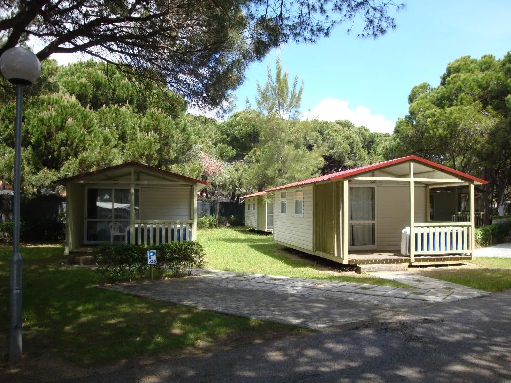 BUNGALOW CAPACITY 2 Room, Orbitur Costa De Caparica, Lisbon
