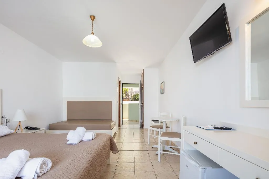 TRIPLE THREE BEDS Room, Koni Village, Crete