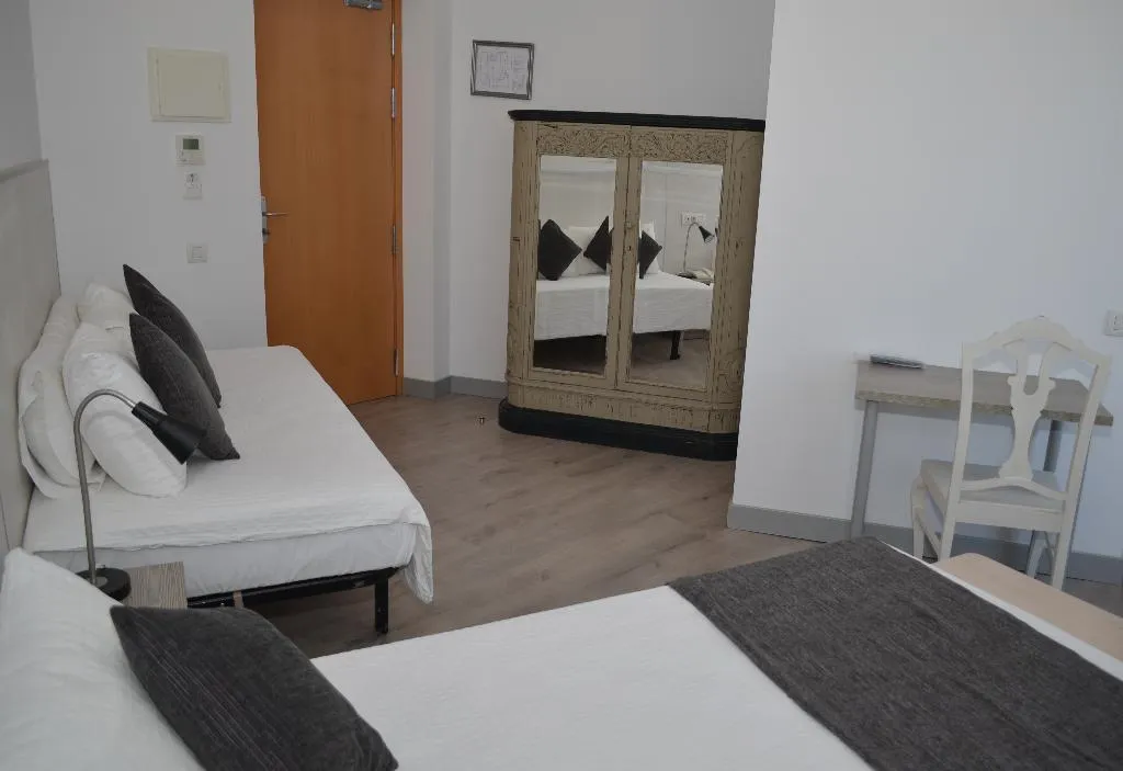 TRIPLE STANDARD Room, San Lorenzo, Madrid