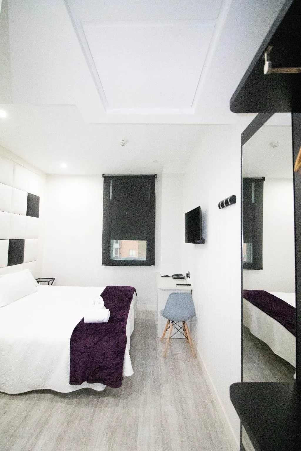 DOUBLE SINGLE USE STANDARD Room, Avenida de España, Madrid