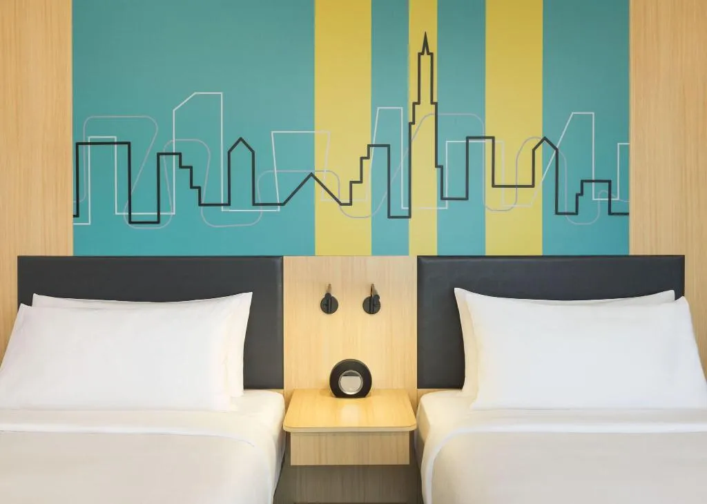 TWIN WITH VIEWS Room, Aloft Dubai Creek, Dubai