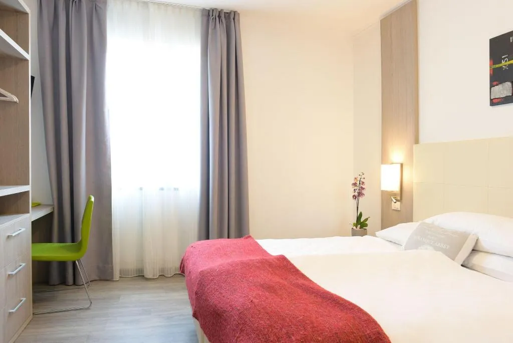 Room, Hotel Venezia, Milan