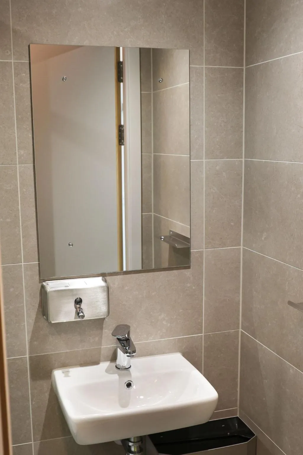 Room, Clink i Lár, Dublin