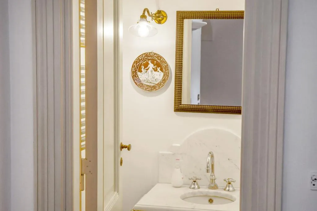 Room, Villa Gallone, Naples