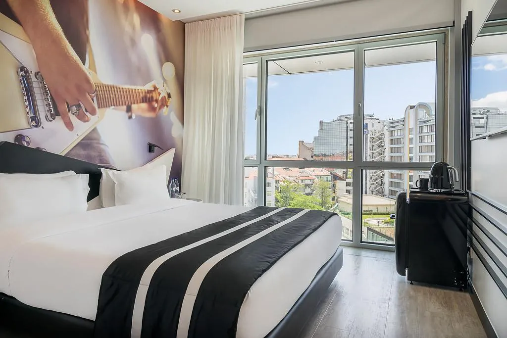 Room, HF Fenix Music, Lisbon