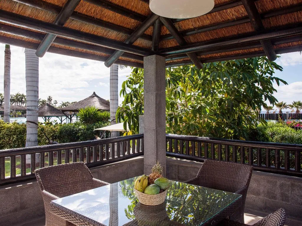 VILLA WITH PRIVATE POOL Room, Redlevel At Melia Palacio De Isora, Tenerife