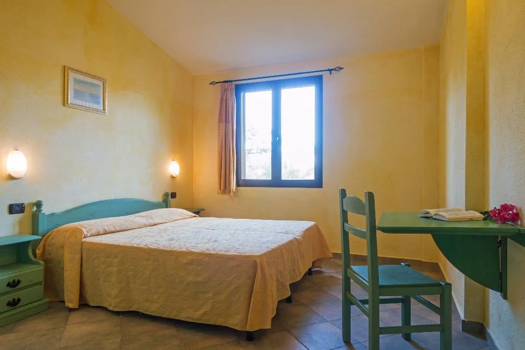 APARTMENT CAPACITY 4 Room, Residence Club Gli Ontani, Olbia